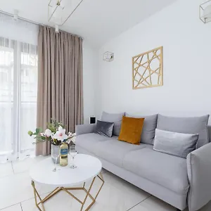 https://krakw-apartment-near-opera-krakowska-by-renters-prestige.krakowhotelspoland.com